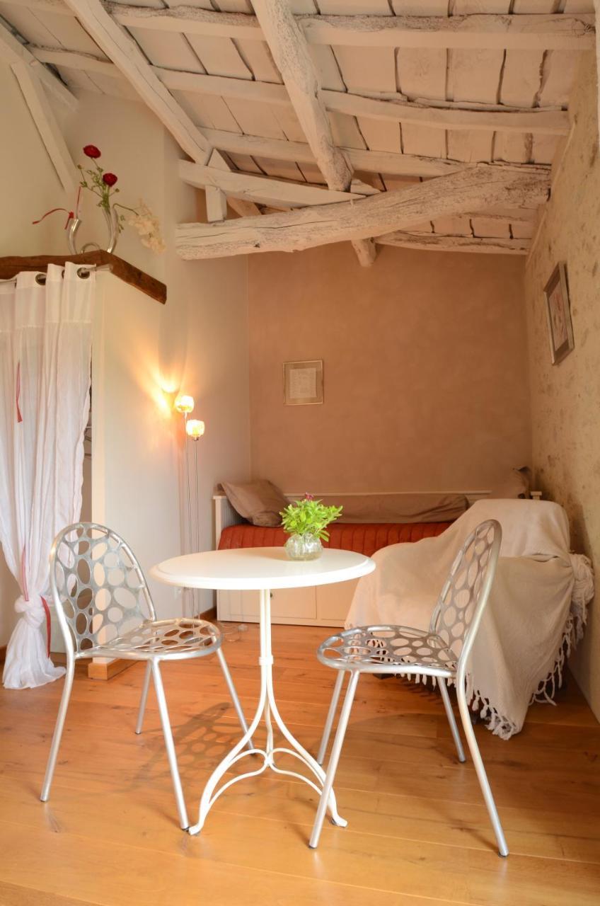 Chambres D'Hotes Au Gite De La Pommeraie Landeronde Ngoại thất bức ảnh