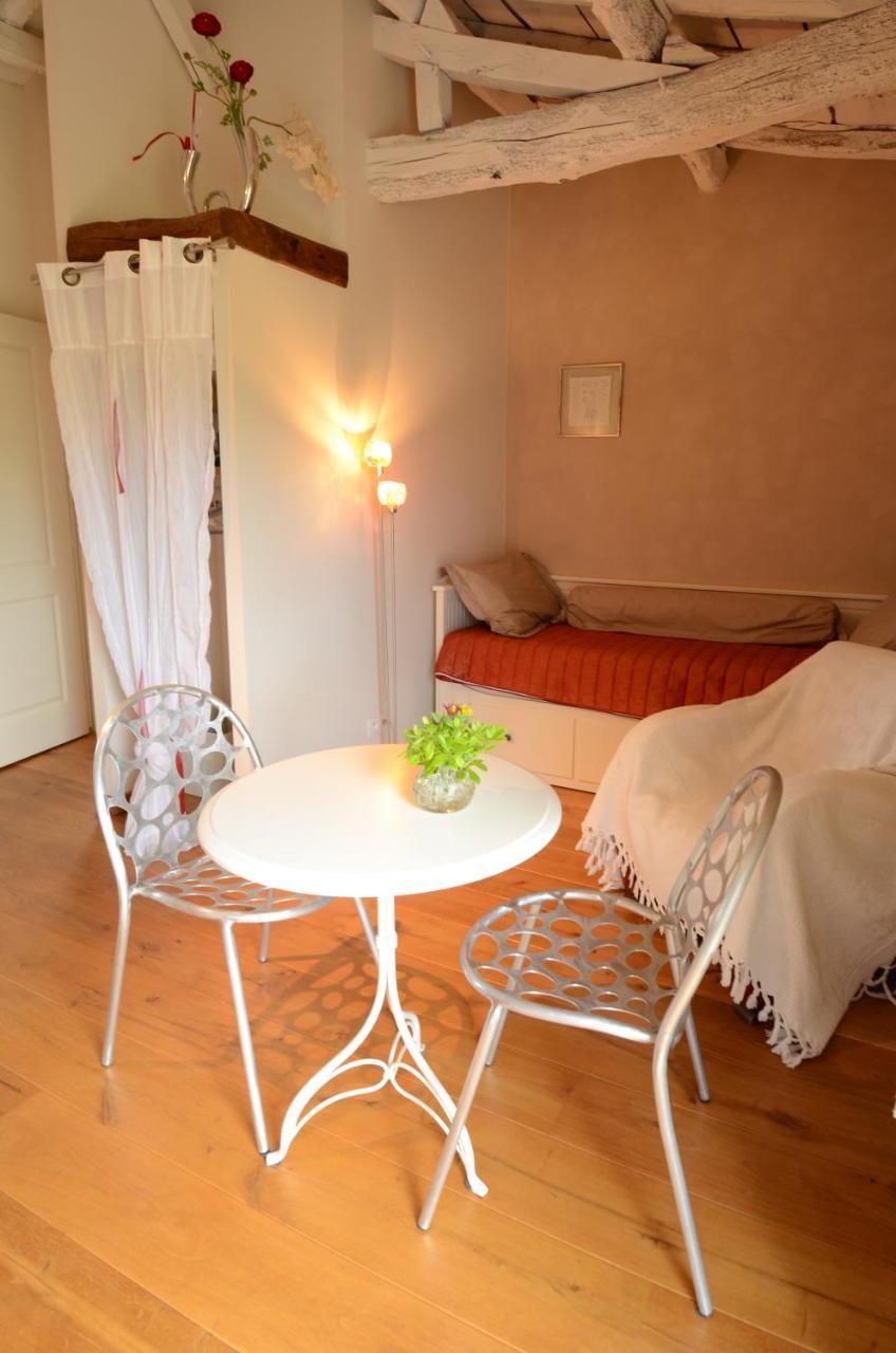 Chambres D'Hotes Au Gite De La Pommeraie Landeronde Ngoại thất bức ảnh